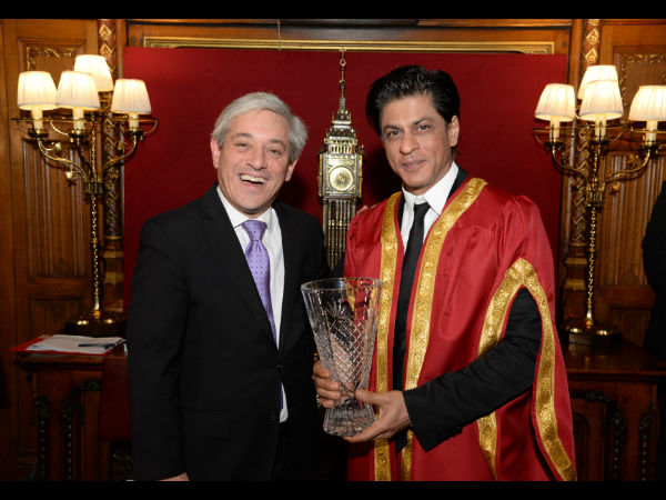SRK With The Award