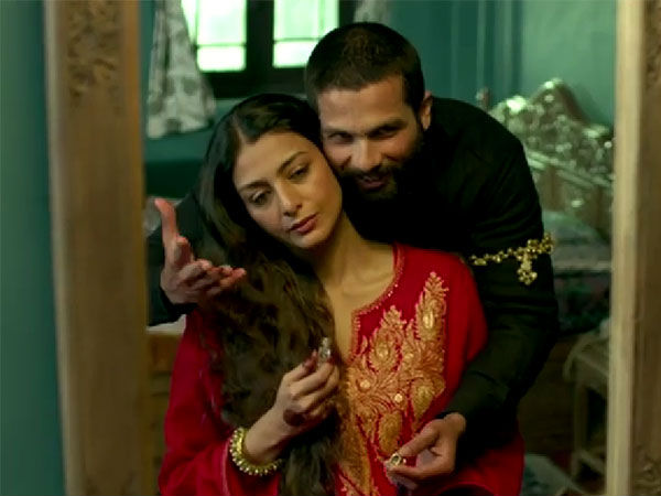 Shahid Kapoor With Tabu Shahid Kapoor With Tabu