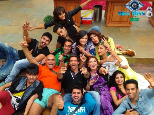 Hrithik Roshan's Seflie With BB Contestants