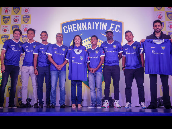 Abhishek Bachchan With His Team