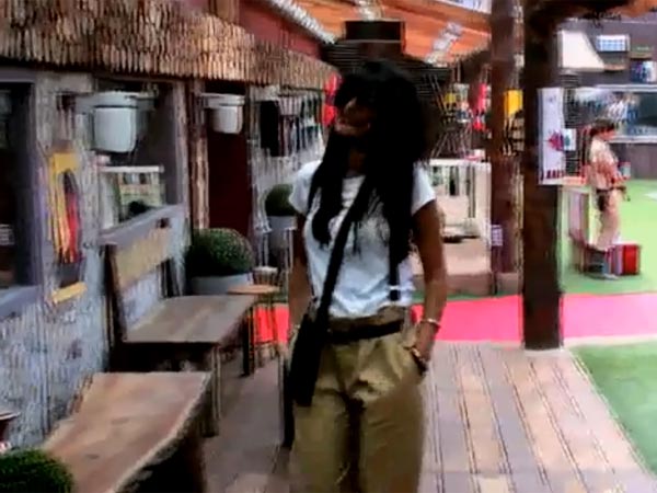 Sonali Leaves To Do As Told