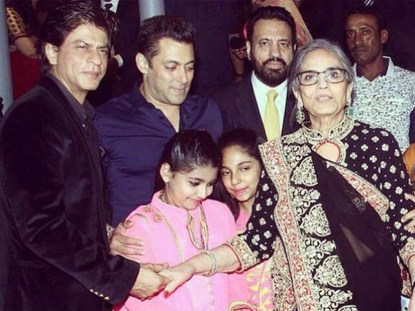 SRK With Family 