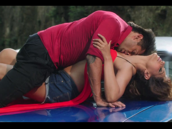 Watch Katra: Bipasha Basu-Karan's Raunchy Number From Alone Watch Katra: Bipasha Basu-Karan's Raunchy Number From Alone