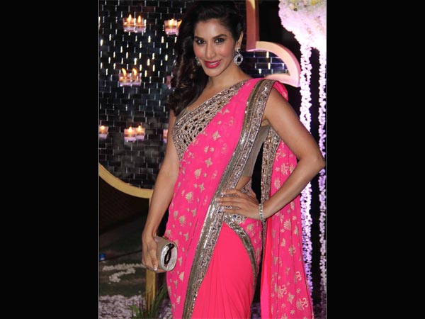 Pics: Akshay Kumar, Priyanka Chopra, Celebs At Manish Malhotra's Niece Reception