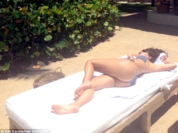 Her Bikini Pics Her Bikini Pics