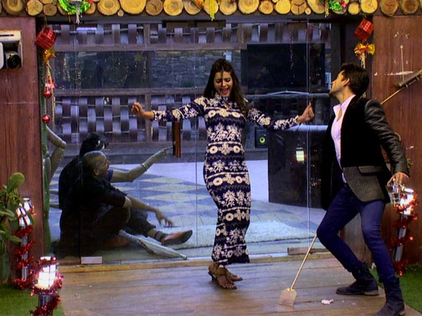 Bigg Boss 8: Diandra, Mohit Surprise Gautam; Couples-Only Party For New Years!