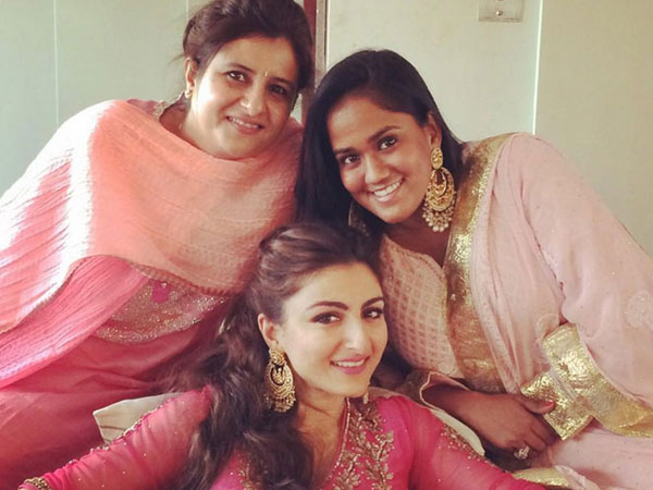 Soha And Arpita