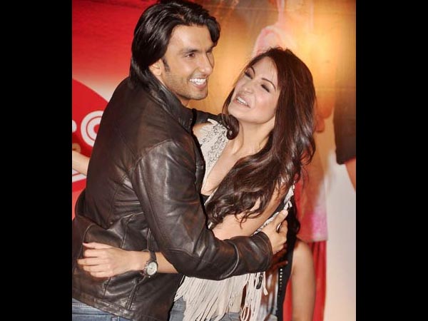 The Lively Love Birds