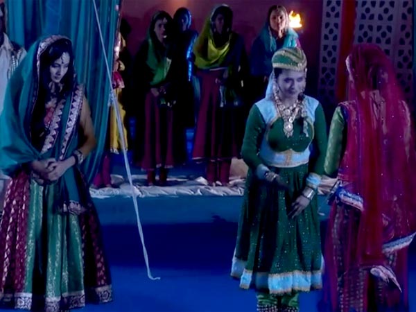 Rukhaiya Picks The Dancers