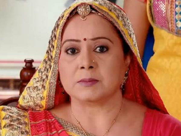 Spoiler: Diya Aur Baati Hum - Bhabho Divides House; Teaches Meenakshi, Emily A Lesson? Spoiler: Diya Aur Baati Hum - Bhabho Divides House; Teaches Meenakshi, Emily A Lesson?