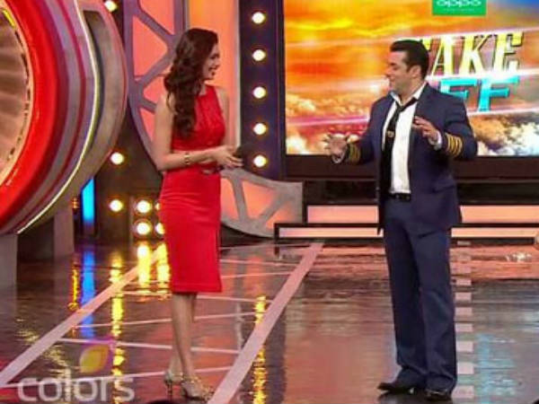 Karishma In Bigg Boss 8 With Salman Khan