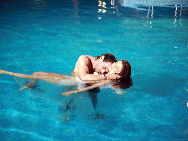 Arjun-Jacqueline Hot Scene