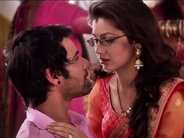 Kumkum Bhagya: Abhi Starts Live Concert To Rescue Pragya Kumkum Bhagya: Abhi Starts Live Concert To Rescue Pragya