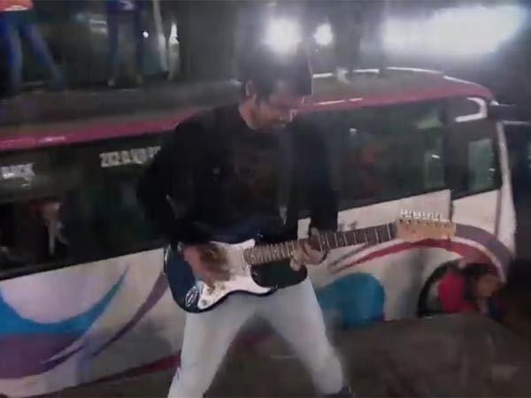 Abhi Performing Abhi Performing