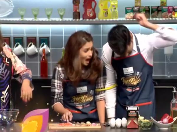 Alia Chopped Gautam's Finger Alia Chopped Gautam's Finger
