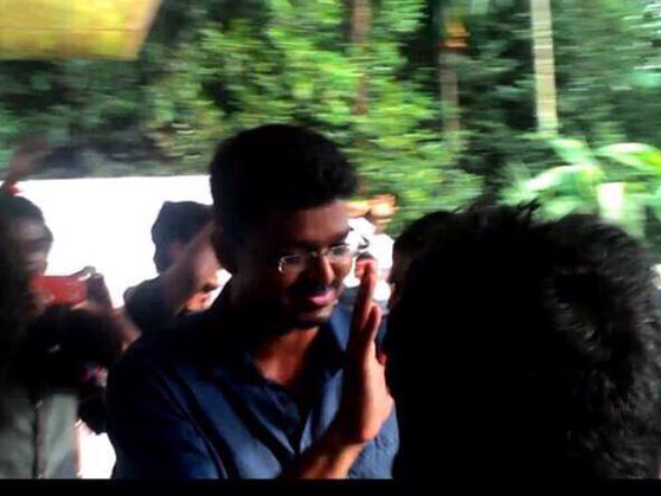 Sneak Peek: Ilayathalapathy Vijay's Looks In Puli? Sneak Peek: Ilayathalapathy Vijay's Looks In Puli?