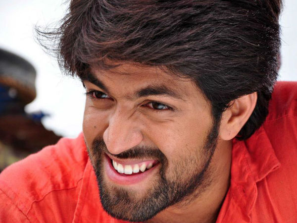 Rocking Star Yash Apologies To His Fans! 