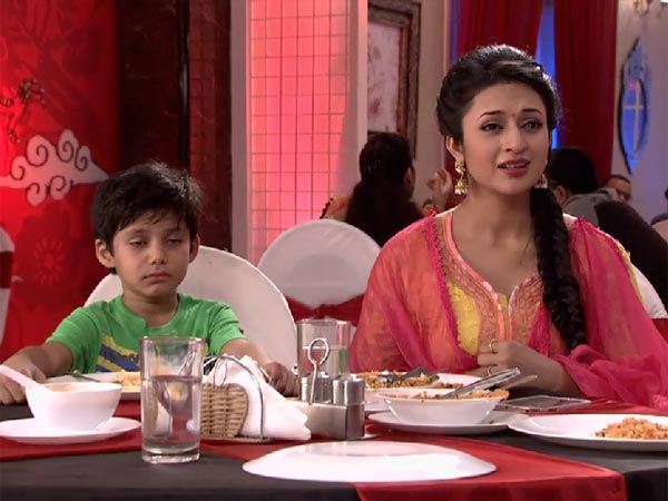 Ishita Sees Ruhi Ishita Sees Ruhi
