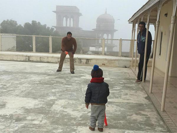 Salman Playing With Kid
