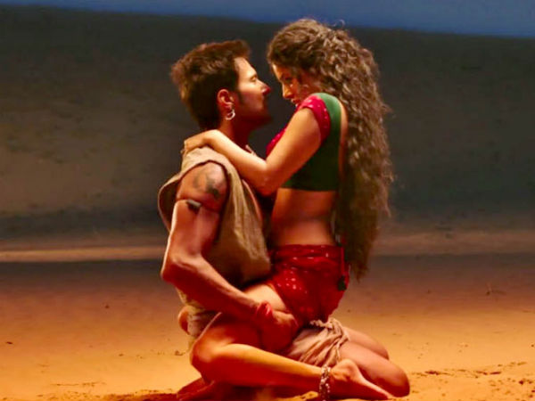 Sunny Leone's Hot Scene With Rajneesh Duggal