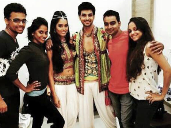 Bollywood Song They Like To Dance For Bollywood Song They Like To Dance For