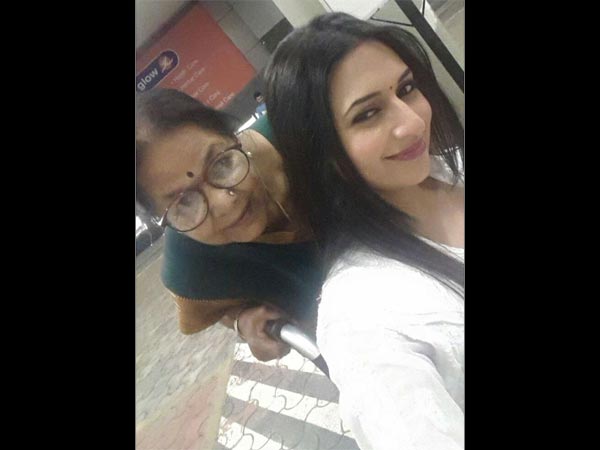 Divyanka With Her Grandmother Divyanka With Her Grandmother