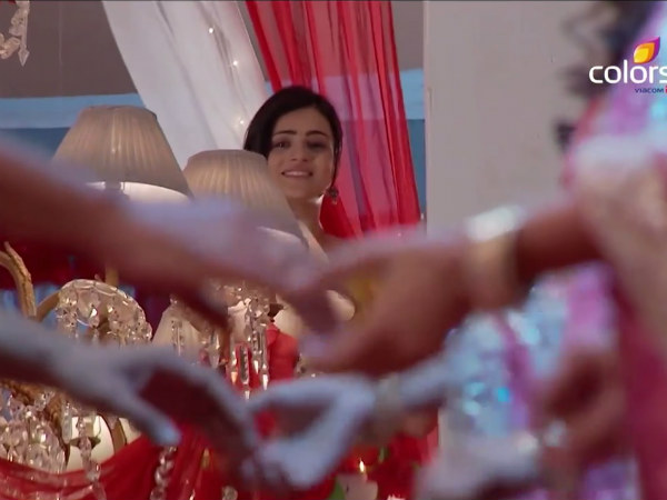 Shikar Helps Ishaani Again