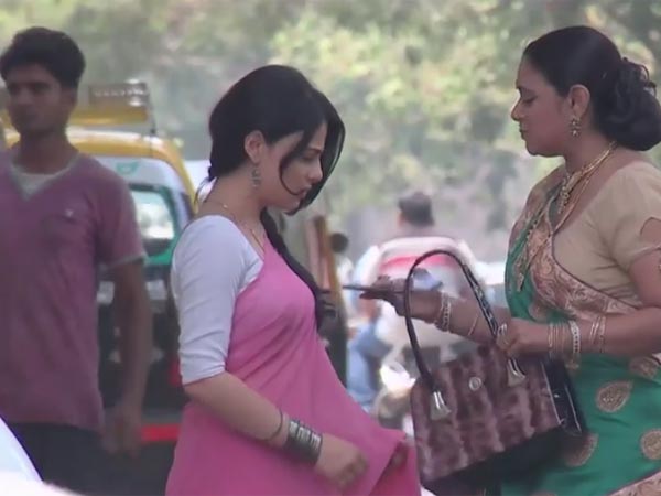 Amba Helps Ishaani Amba Helps Ishaani