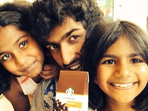 Vinay Rajkumar With Appu's Daughters Vandhitha And Druthi Vinay Rajkumar With Appu's Daughters Vandhitha And Druthi