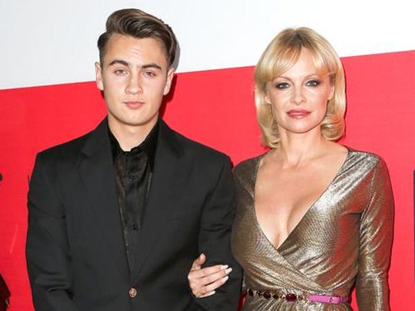 Pamela Anderson Discusses About Divorce & Kids On The Ellen Show