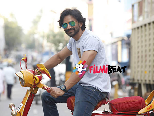 Smoking Hot Dhananjay 