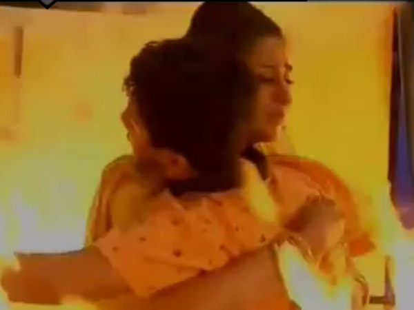Ishita Helpless In Fire