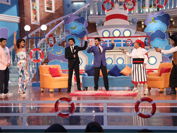 When Gutthi And Ranveer Singh Gave Titanic Pose On Comedy Nights With Kapil! 