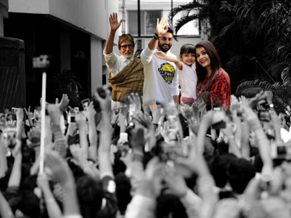 Bachchans Waving