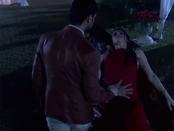 Ishveer Dancing In Rain