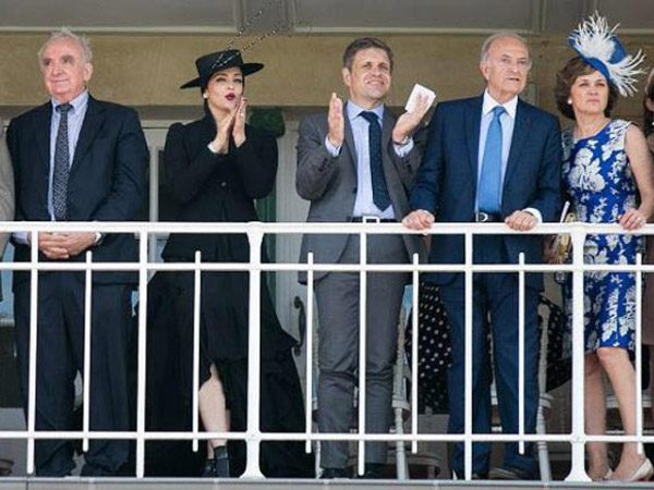 Aishwarya Spotted Clapping