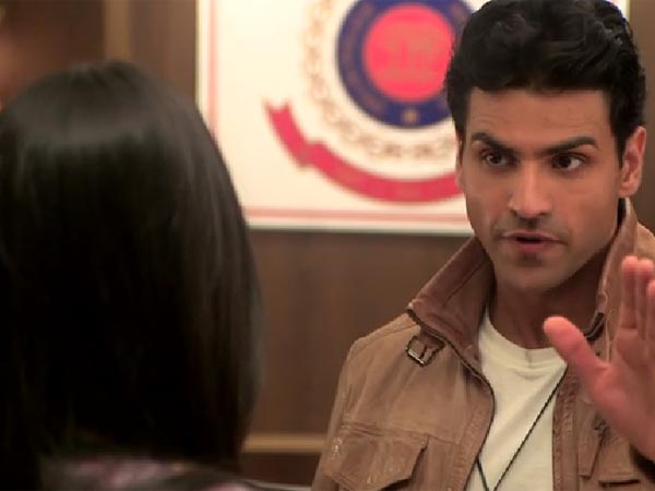 Abhishek Insults Mihika