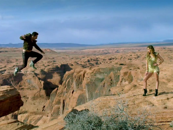 Areesha khan ‏@AreeshaKhan60 