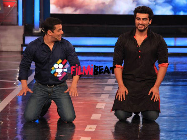 Arjun Kapoor With His Icon At Bigg Boss 8 Arjun Kapoor With His Icon At Bigg Boss 8
