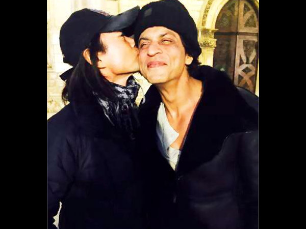 Shahrukh With A Fan