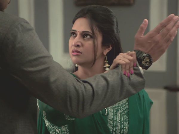 Ishita Stops Jhakad Ishita Stops Jhakad