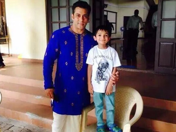 Salman With A fan