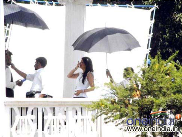 Making Fun Of Her Co-Star?