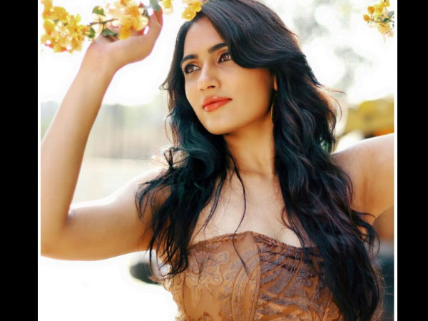 Mythriya Gowda Mythriya Gowda