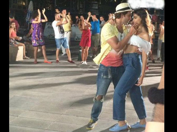 Hrithik Roshan-Sonam Kapoor During Shoot