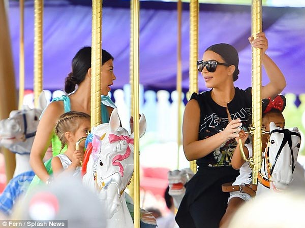 Kourtney Takes Penelope To Disneyland For 3rd Birthday With Kim & North West