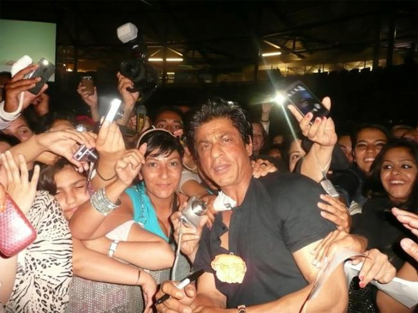 SRK With Fans