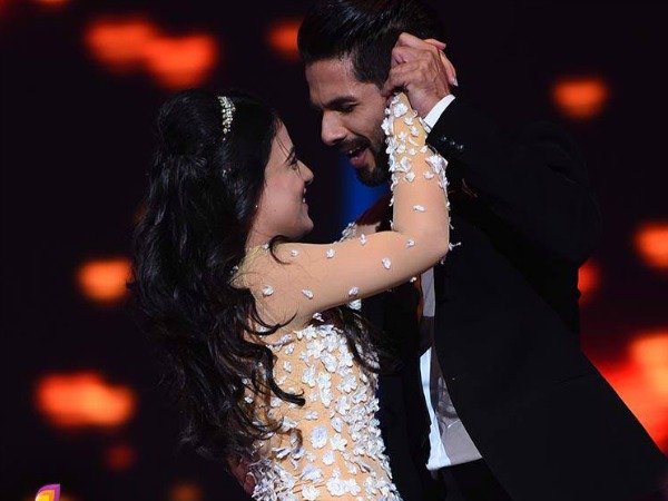 Radhika Shook Legs With Shahid Radhika Shook Legs With Shahid
