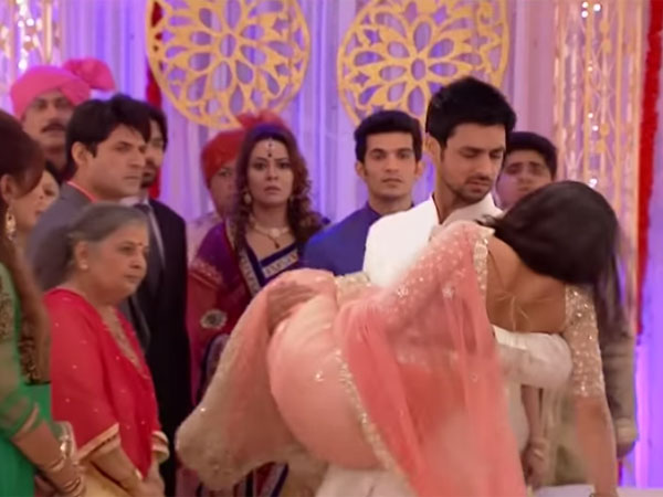 Ranveer Carried Ishaani Out