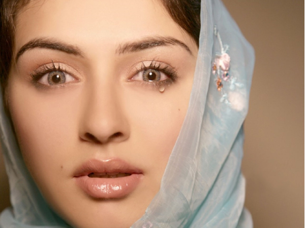 Hansika ‏@ihansika 